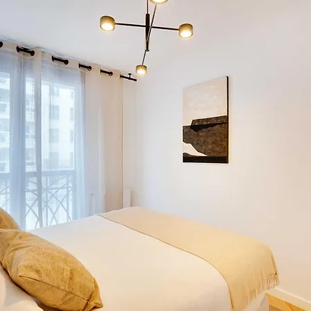 Raffinement Et Confort Dans Cette A *